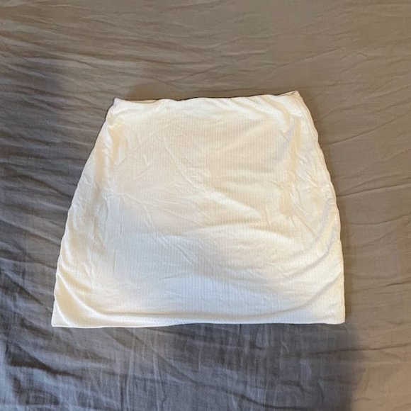Forever 21 White Mini Skirt - Picture 2 of 3